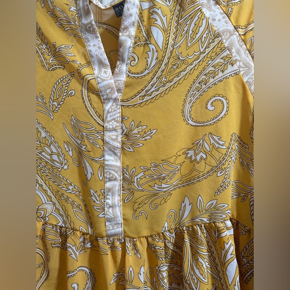 Solo Jeans - New York & Co. Yellow Paisley Blouse / Size Large NWT - Picture 4 of 13